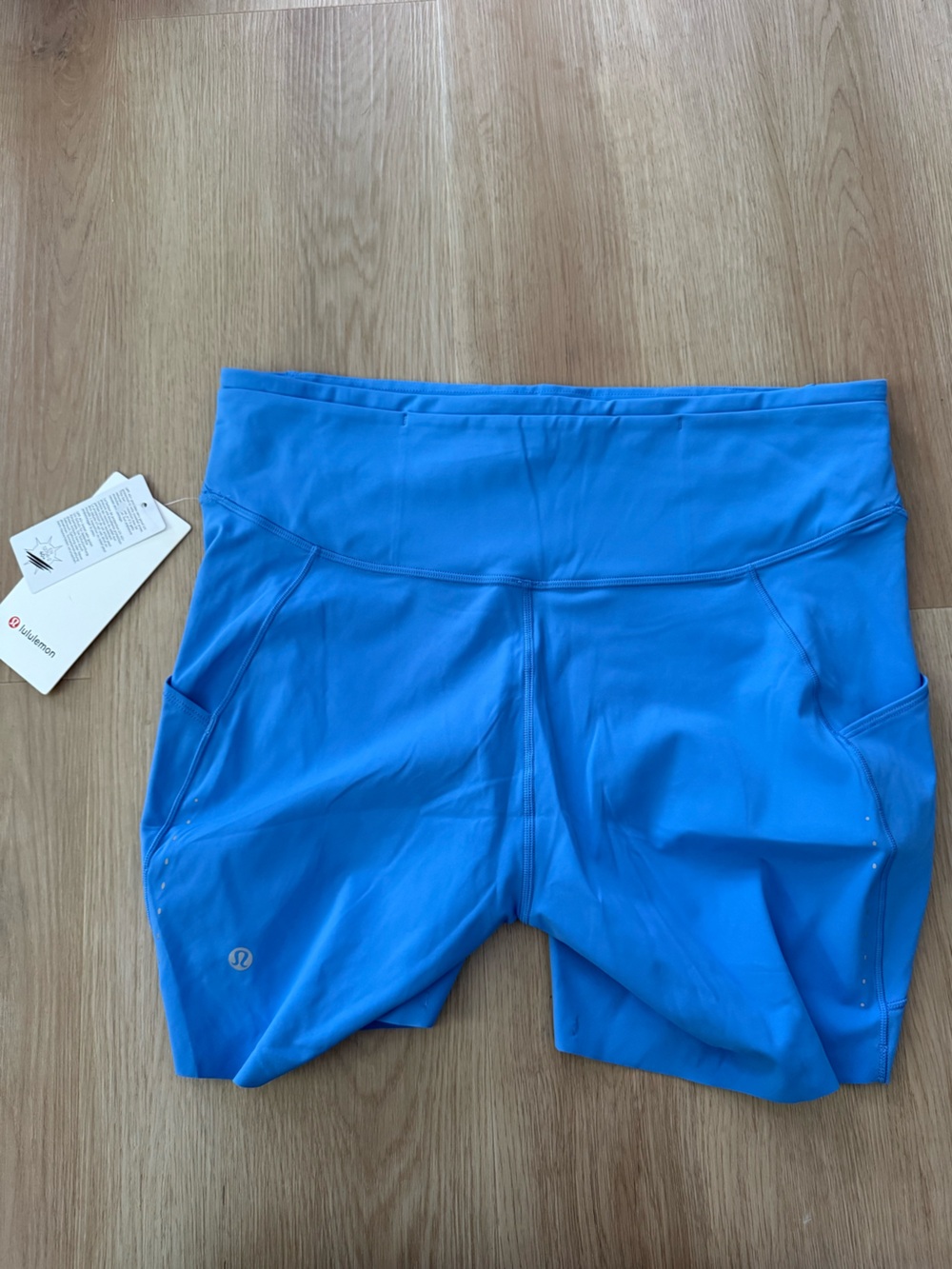 NWT Lululemon Fast and Free High-Rise Short 6” size 14 - Picture 2 of 3